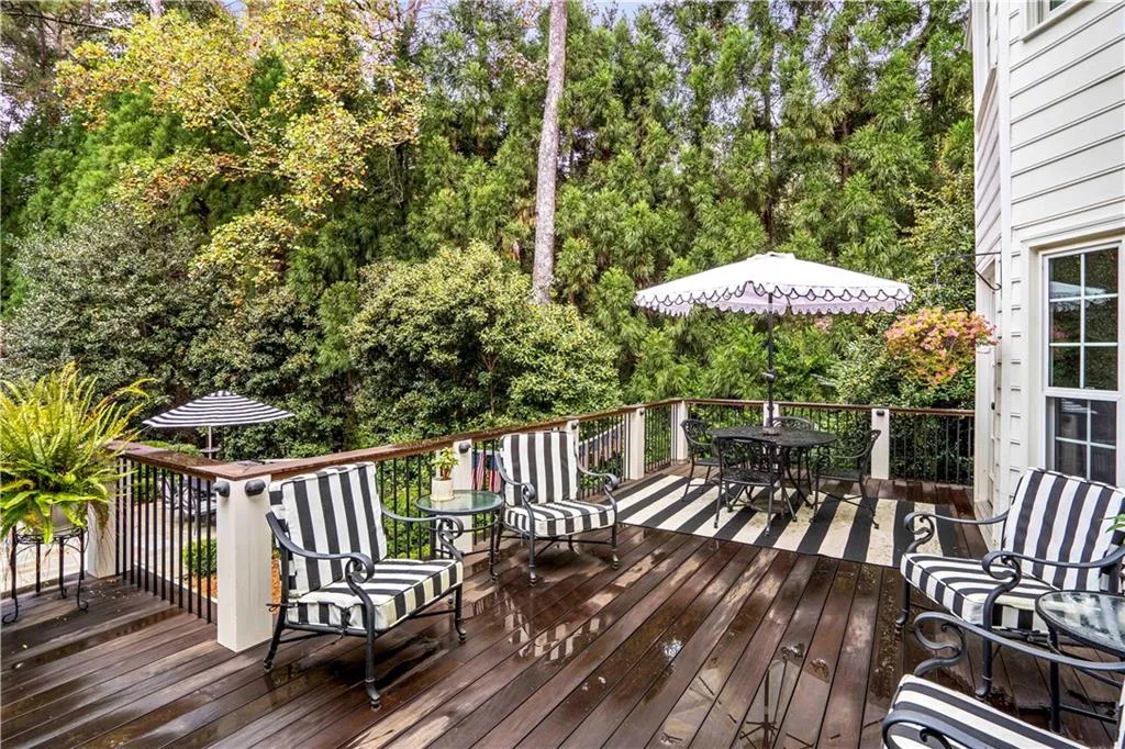 70 Old Powers Place, Atlanta, Georgia 30327, 4 Bedrooms Bedrooms, ,3 BathroomsBathrooms,Residential,Sold,70 Old Powers Place,6953256