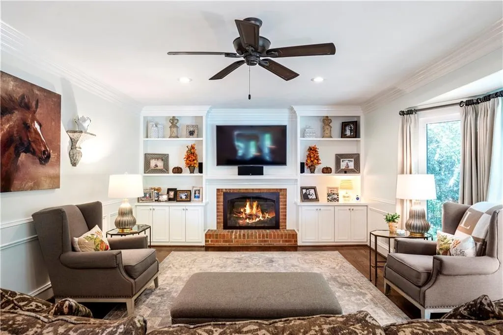 70 Old Powers Place, Atlanta, Georgia 30327, 4 Bedrooms Bedrooms, ,3 BathroomsBathrooms,Residential,Sold,70 Old Powers Place,6953256