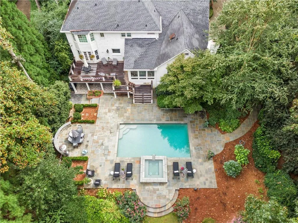 70 Old Powers Place, Atlanta, Georgia 30327, 4 Bedrooms Bedrooms, ,3 BathroomsBathrooms,Residential,Sold,70 Old Powers Place,6953256