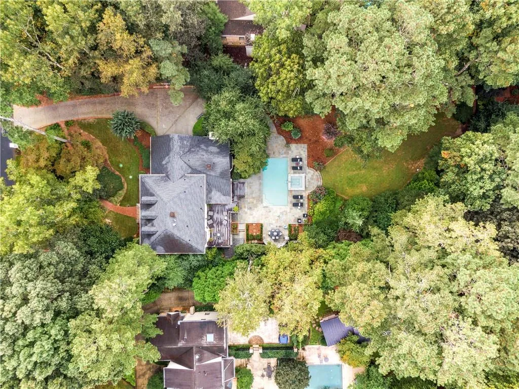 70 Old Powers Place, Atlanta, Georgia 30327, 4 Bedrooms Bedrooms, ,3 BathroomsBathrooms,Residential,Sold,70 Old Powers Place,6953256