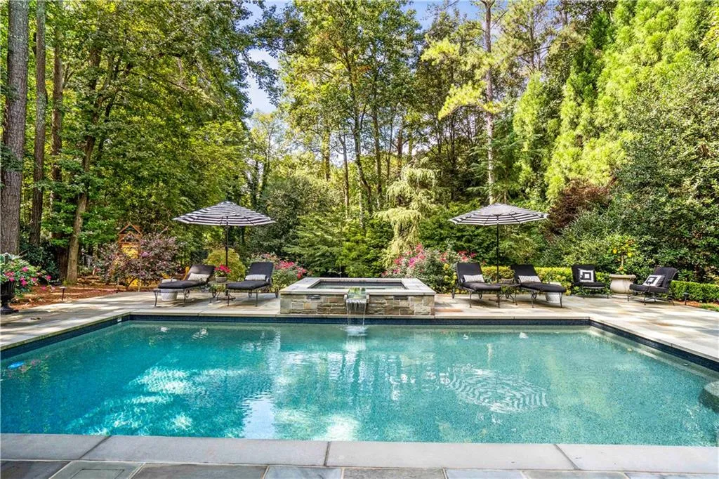 70 Old Powers Place, Atlanta, Georgia 30327, 4 Bedrooms Bedrooms, ,3 BathroomsBathrooms,Residential,Sold,70 Old Powers Place,6953256