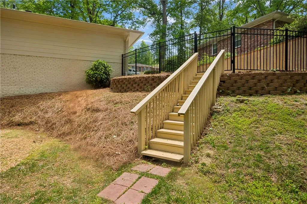 6748 Brandon Mill Road, Sandy Springs, Georgia 30328, 5 Bedrooms Bedrooms, ,3 BathroomsBathrooms,Residential,For Sale,6748 Brandon Mill Road,7758147