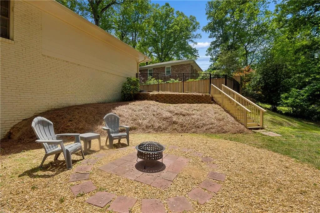 6748 Brandon Mill Road, Sandy Springs, Georgia 30328, 5 Bedrooms Bedrooms, ,3 BathroomsBathrooms,Residential,For Sale,6748 Brandon Mill Road,7758147