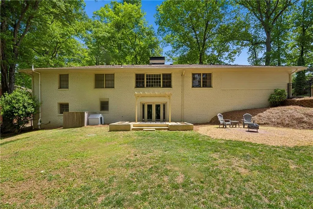 6748 Brandon Mill Road, Sandy Springs, Georgia 30328, 5 Bedrooms Bedrooms, ,3 BathroomsBathrooms,Residential,For Sale,6748 Brandon Mill Road,7758147