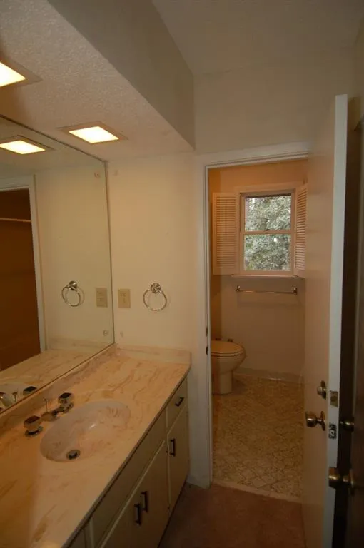 905 Heards Ferry Road, Atlanta, Georgia 30328, 5 Bedrooms Bedrooms, ,3 BathroomsBathrooms,Residential,Sold,905 Heards Ferry Road,6707271