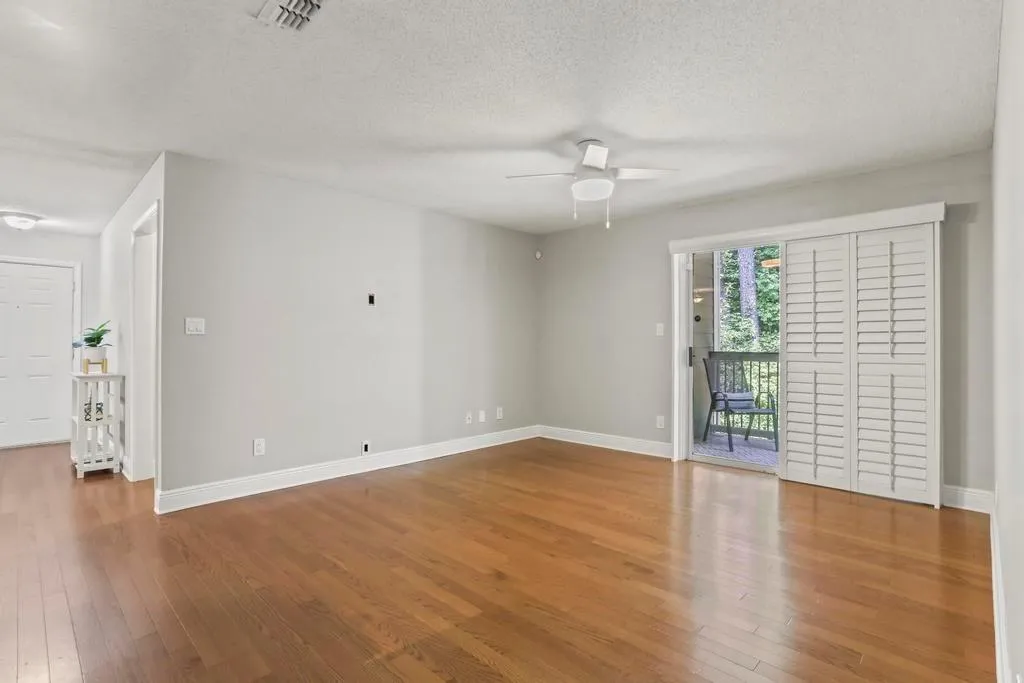 6204 Santa Fe Parkway, Sandy Springs, Georgia 30350, 2 Bedrooms Bedrooms, ,2 BathroomsBathrooms,Residential,Sold,6204 Santa Fe Parkway,7264692