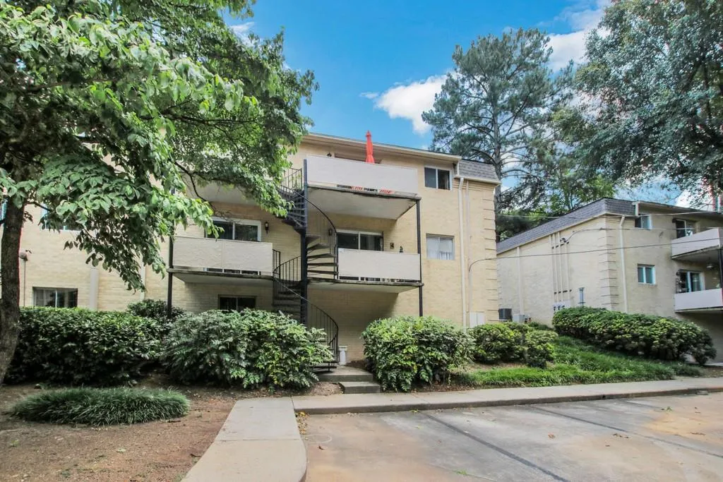 5400 Roswell Road Unit G1, Atlanta, Georgia 30342, 1 Bedroom Bedrooms, ,1 BathroomBathrooms,Residential,Sold,5400 Roswell Road Unit G1,6739614