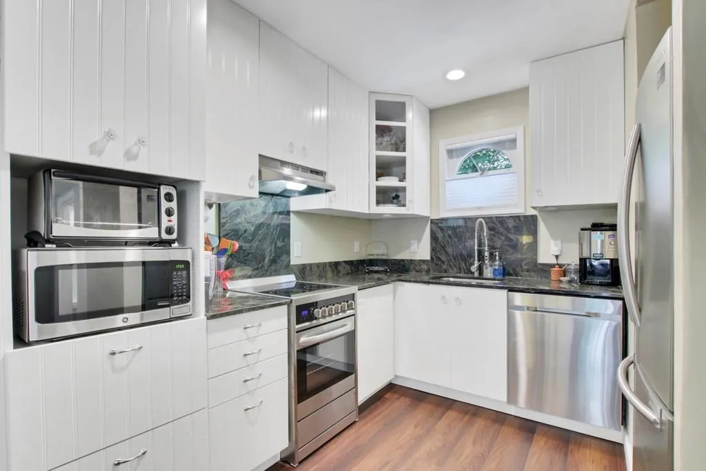 5400 Roswell Road Unit G1, Atlanta, Georgia 30342, 1 Bedroom Bedrooms, ,1 BathroomBathrooms,Residential,Sold,5400 Roswell Road Unit G1,6739614