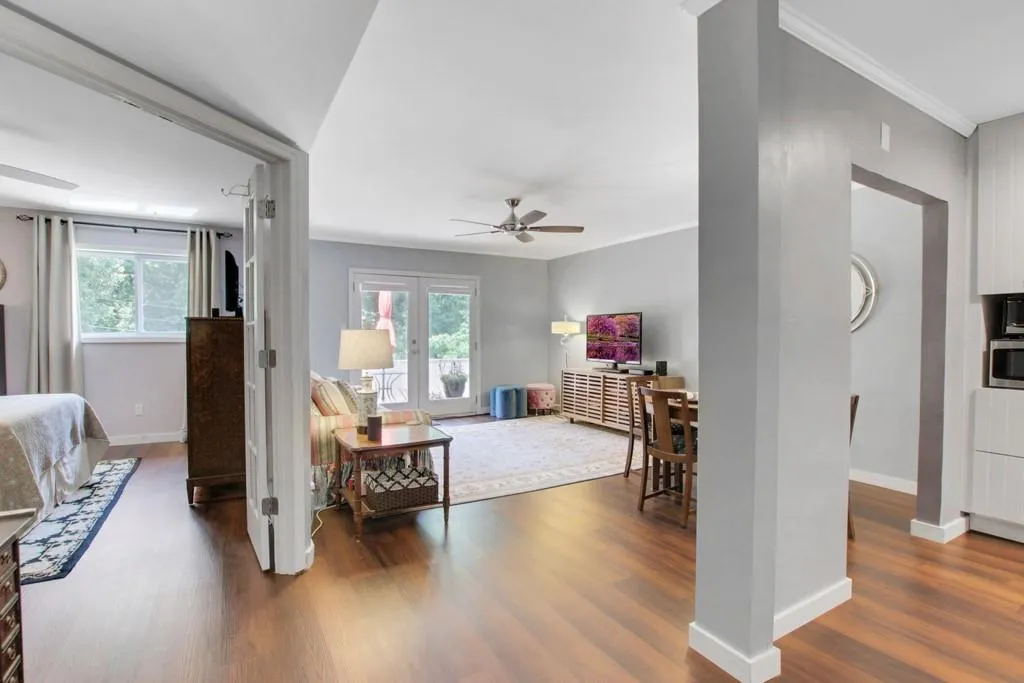 5400 Roswell Road Unit G1, Atlanta, Georgia 30342, 1 Bedroom Bedrooms, ,1 BathroomBathrooms,Residential,Sold,5400 Roswell Road Unit G1,6739614