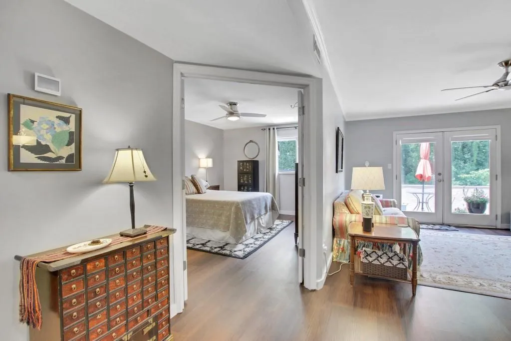 5400 Roswell Road Unit G1, Atlanta, Georgia 30342, 1 Bedroom Bedrooms, ,1 BathroomBathrooms,Residential,Sold,5400 Roswell Road Unit G1,6739614