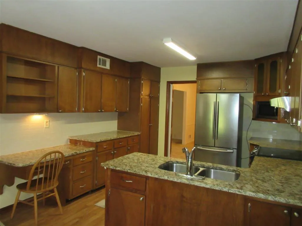 700 Spalding Drive, Sandy Springs, Georgia 30328, 4 Bedrooms Bedrooms, ,2 BathroomsBathrooms,Residential,Sold,700 Spalding Drive,5750842