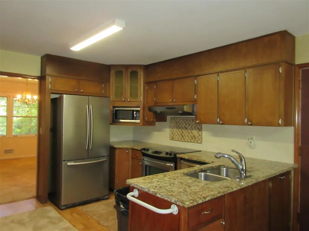 700 Spalding Drive, Sandy Springs, Georgia 30328, 4 Bedrooms Bedrooms, ,2 BathroomsBathrooms,Residential,Sold,700 Spalding Drive,5750842