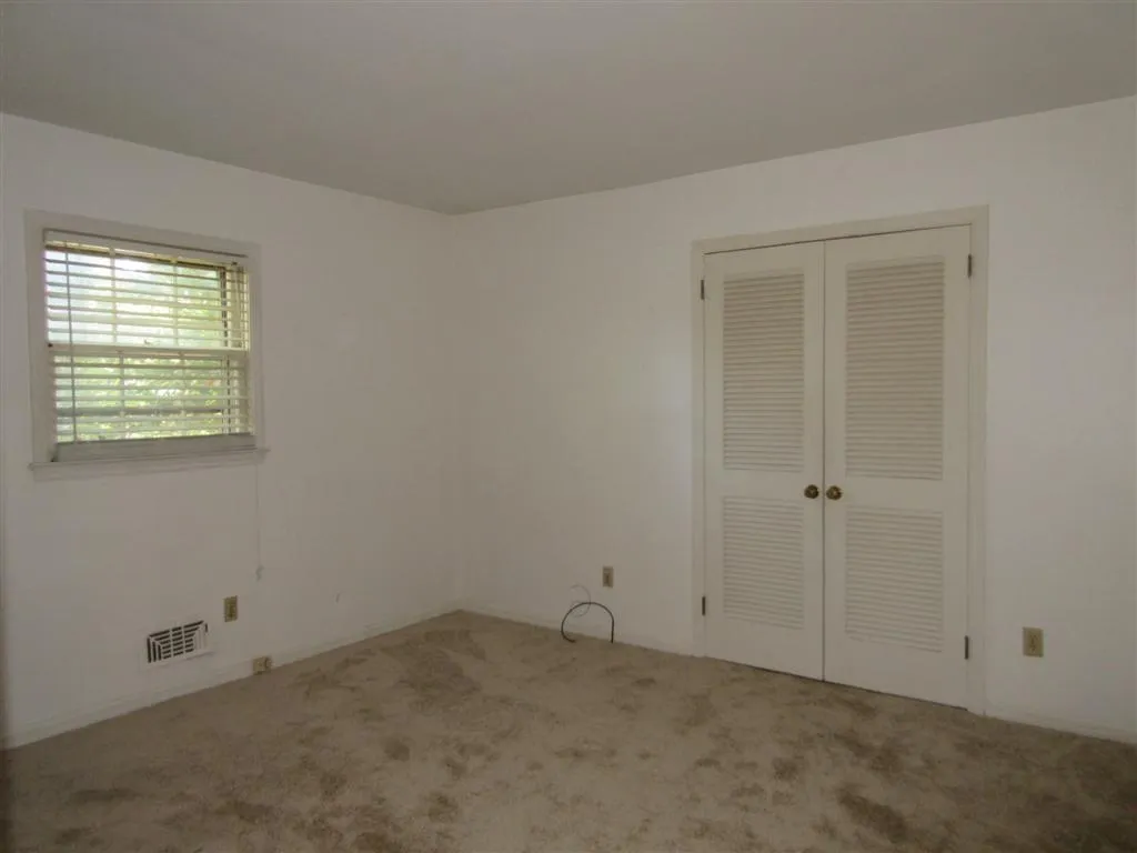 700 Spalding Drive, Sandy Springs, Georgia 30328, 4 Bedrooms Bedrooms, ,2 BathroomsBathrooms,Residential,Sold,700 Spalding Drive,5750842