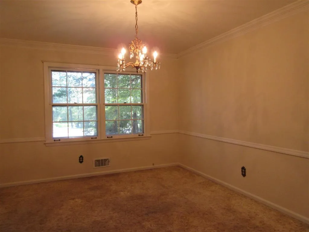 700 Spalding Drive, Sandy Springs, Georgia 30328, 4 Bedrooms Bedrooms, ,2 BathroomsBathrooms,Residential,Sold,700 Spalding Drive,5750842