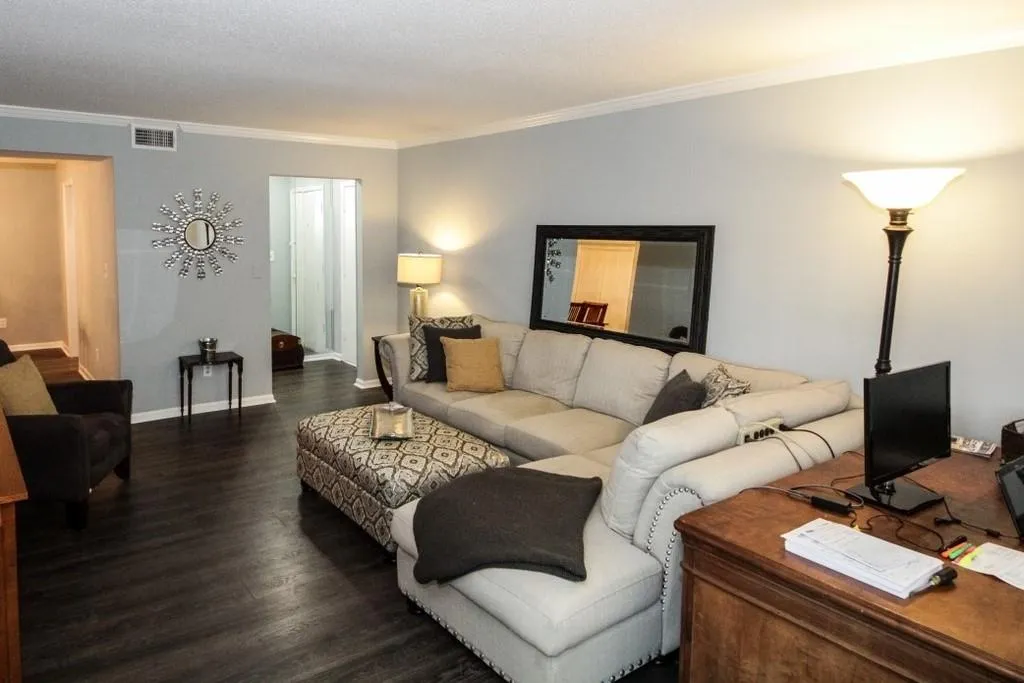 6851 Roswell Road Unit Q-23, Sandy Springs, Georgia 30328, 3 Bedrooms Bedrooms, ,2 BathroomsBathrooms,Residential,Sold,6851 Roswell Road Unit Q-23,6516035