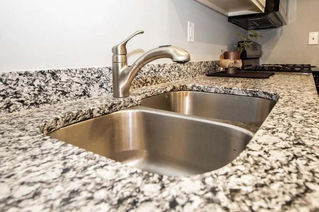 6851 Roswell Road Unit Q-23, Sandy Springs, Georgia 30328, 3 Bedrooms Bedrooms, ,2 BathroomsBathrooms,Residential,Sold,6851 Roswell Road Unit Q-23,6516035