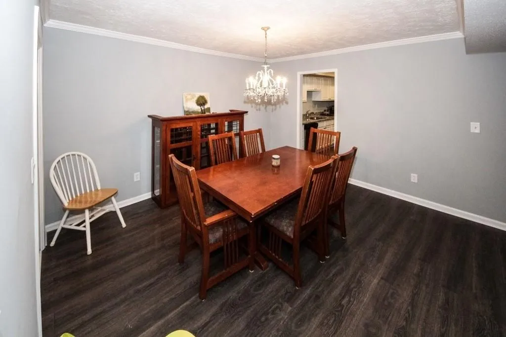 6851 Roswell Road Unit Q-23, Sandy Springs, Georgia 30328, 3 Bedrooms Bedrooms, ,2 BathroomsBathrooms,Residential,Sold,6851 Roswell Road Unit Q-23,6516035