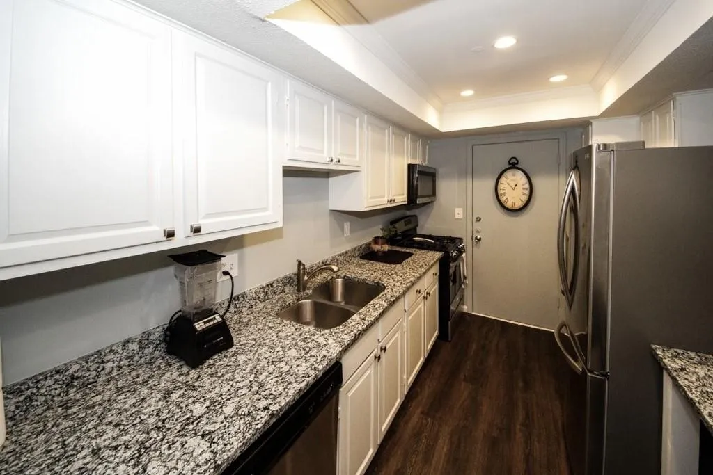 6851 Roswell Road Unit Q-23, Sandy Springs, Georgia 30328, 3 Bedrooms Bedrooms, ,2 BathroomsBathrooms,Residential,Sold,6851 Roswell Road Unit Q-23,6516035