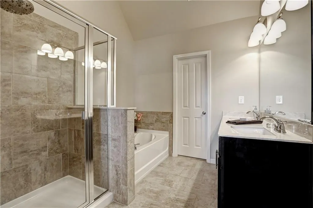 7530 Stoneridge Drive Unit 7530, Sandy Springs, Georgia 30328, 3 Bedrooms Bedrooms, ,3 BathroomsBathrooms,Residential,Sold,7530 Stoneridge Drive Unit 7530,5795130