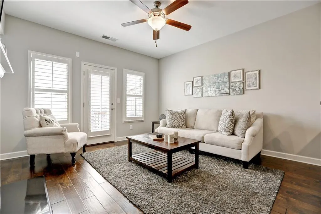 7530 Stoneridge Drive Unit 7530, Sandy Springs, Georgia 30328, 3 Bedrooms Bedrooms, ,3 BathroomsBathrooms,Residential,Sold,7530 Stoneridge Drive Unit 7530,5795130