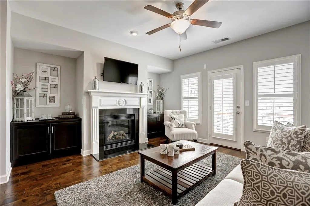 7530 Stoneridge Drive Unit 7530, Sandy Springs, Georgia 30328, 3 Bedrooms Bedrooms, ,3 BathroomsBathrooms,Residential,Sold,7530 Stoneridge Drive Unit 7530,5795130