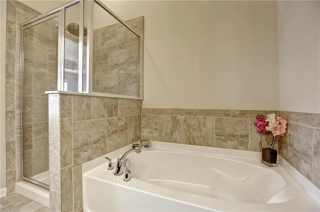 7530 Stoneridge Drive Unit 7530, Sandy Springs, Georgia 30328, 3 Bedrooms Bedrooms, ,3 BathroomsBathrooms,Residential,Sold,7530 Stoneridge Drive Unit 7530,5795130