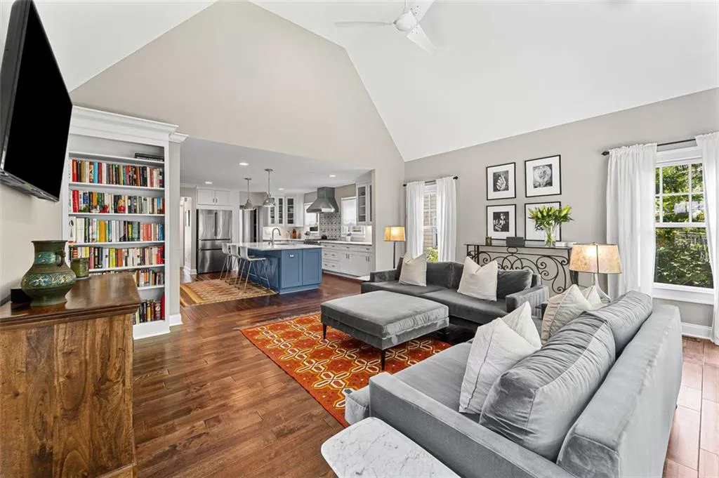 2226 Ne Virginia Place Ne, Atlanta, Georgia 30305, 4 Bedrooms Bedrooms, ,4 BathroomsBathrooms,Residential,For Sale,2226 Ne Virginia Place Ne,7615002