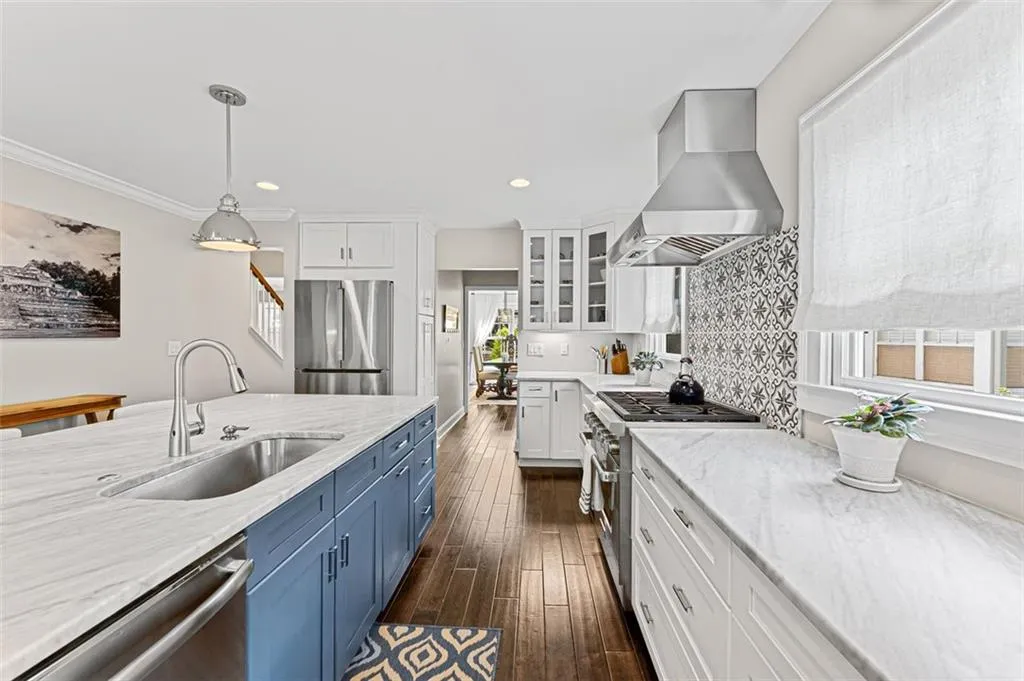 2226 Ne Virginia Place Ne, Atlanta, Georgia 30305, 4 Bedrooms Bedrooms, ,4 BathroomsBathrooms,Residential,For Sale,2226 Ne Virginia Place Ne,7615002