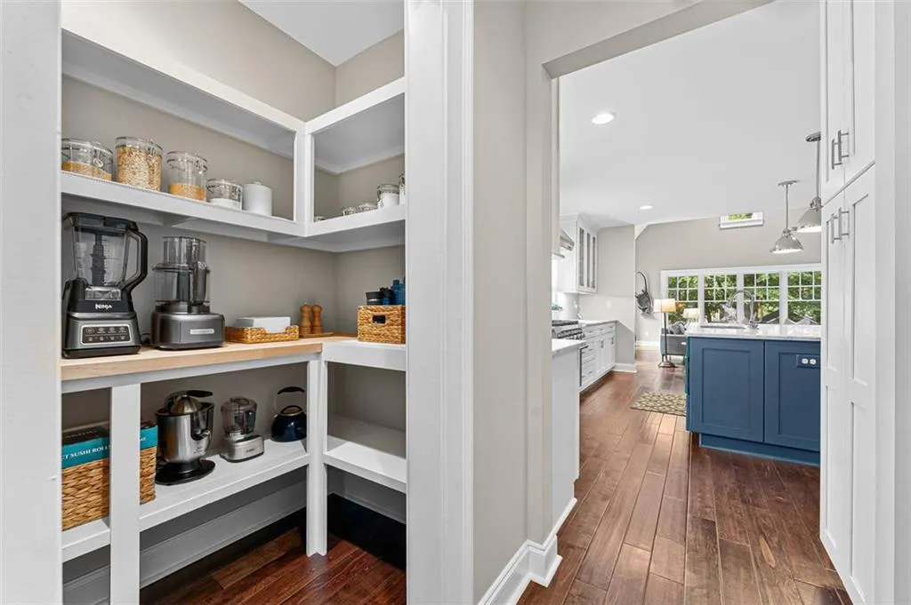 2226 Ne Virginia Place Ne, Atlanta, Georgia 30305, 4 Bedrooms Bedrooms, ,4 BathroomsBathrooms,Residential,For Sale,2226 Ne Virginia Place Ne,7615002
