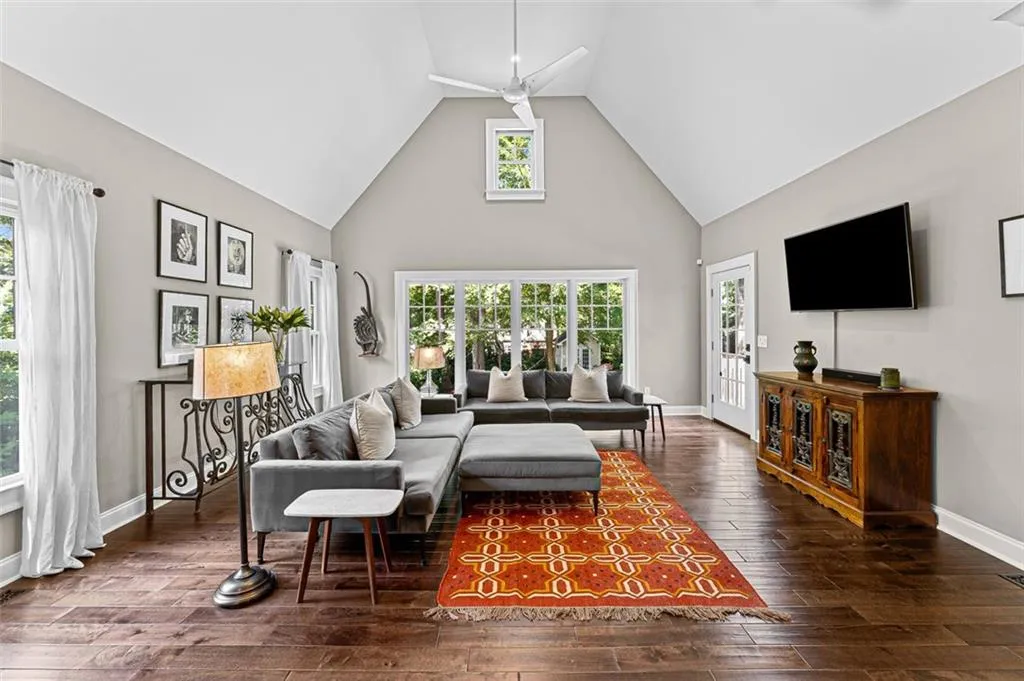 2226 Ne Virginia Place Ne, Atlanta, Georgia 30305, 4 Bedrooms Bedrooms, ,4 BathroomsBathrooms,Residential,For Sale,2226 Ne Virginia Place Ne,7615002