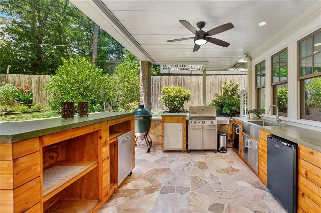 2226 Ne Virginia Place Ne, Atlanta, Georgia 30305, 4 Bedrooms Bedrooms, ,4 BathroomsBathrooms,Residential,For Sale,2226 Ne Virginia Place Ne,7615002