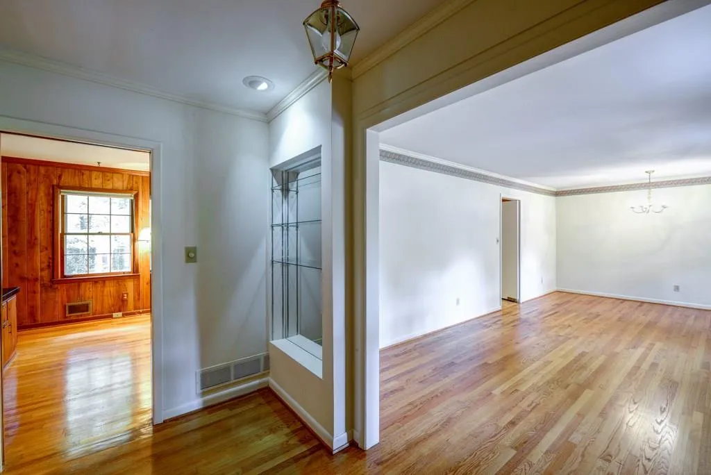455 Glencourtney Drive, Sandy Springs, Georgia 30328, 3 Bedrooms Bedrooms, ,2 BathroomsBathrooms,Residential,Sold,455 Glencourtney Drive,5560615