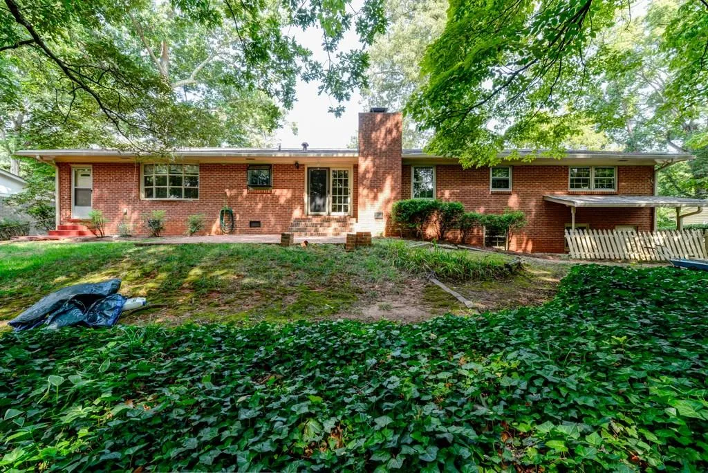 455 Glencourtney Drive, Sandy Springs, Georgia 30328, 3 Bedrooms Bedrooms, ,2 BathroomsBathrooms,Residential,Sold,455 Glencourtney Drive,5560615