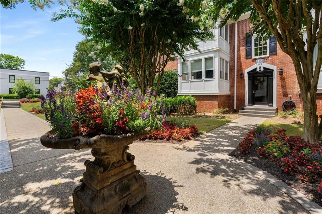 115 Peachtree Memorial Drive Nw Unit D4, Atlanta, Georgia 30309, 2 Bedrooms Bedrooms, ,1 BathroomBathrooms,Residential,For Sale,115 Peachtree Memorial Drive Nw Unit D4,7612765
