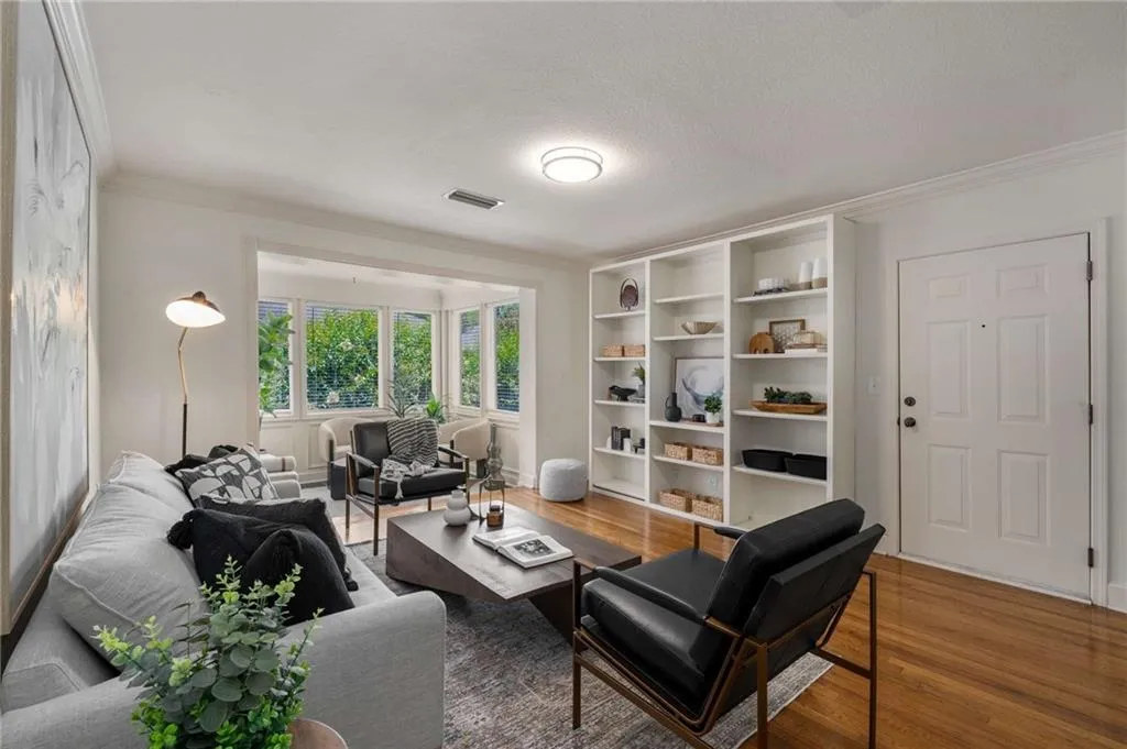 115 Peachtree Memorial Drive Nw Unit D4, Atlanta, Georgia 30309, 2 Bedrooms Bedrooms, ,1 BathroomBathrooms,Residential,For Sale,115 Peachtree Memorial Drive Nw Unit D4,7612765