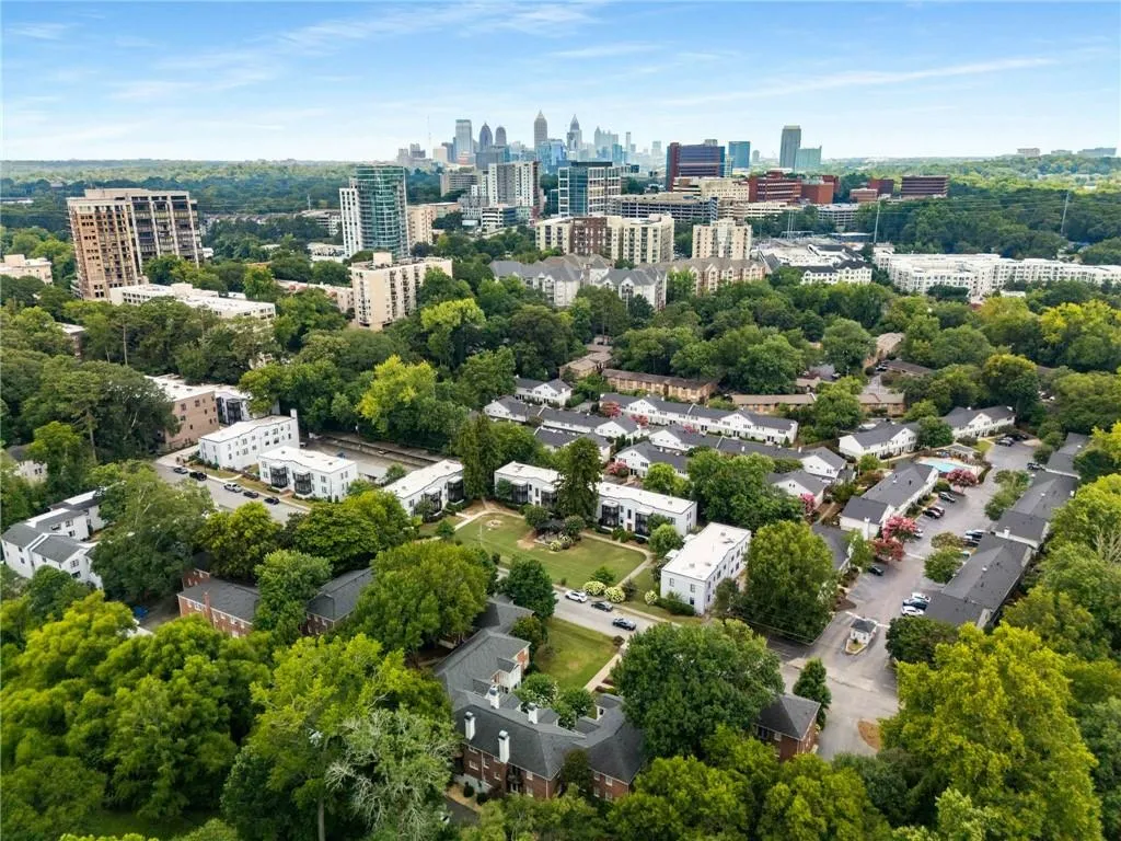 115 Peachtree Memorial Drive Nw Unit D4, Atlanta, Georgia 30309, 2 Bedrooms Bedrooms, ,1 BathroomBathrooms,Residential,For Sale,115 Peachtree Memorial Drive Nw Unit D4,7612765