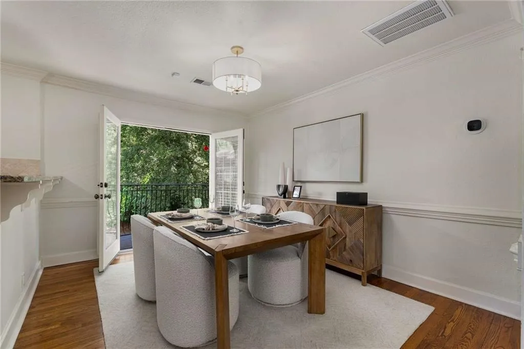 115 Peachtree Memorial Drive Nw Unit D4, Atlanta, Georgia 30309, 2 Bedrooms Bedrooms, ,1 BathroomBathrooms,Residential,For Sale,115 Peachtree Memorial Drive Nw Unit D4,7612765