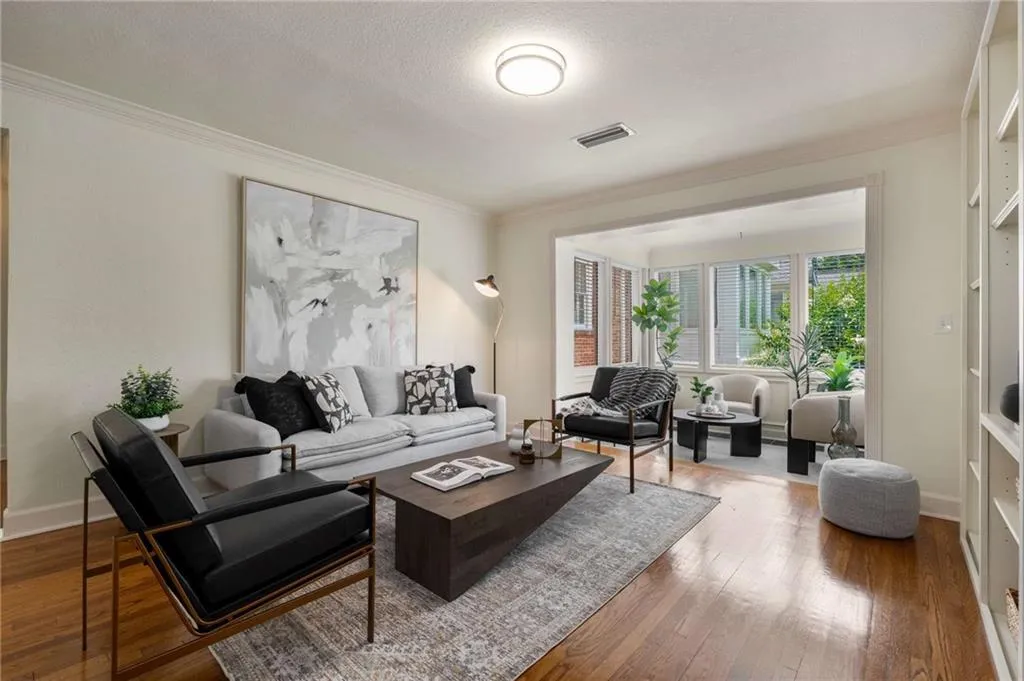 115 Peachtree Memorial Drive Nw Unit D4, Atlanta, Georgia 30309, 2 Bedrooms Bedrooms, ,1 BathroomBathrooms,Residential,For Sale,115 Peachtree Memorial Drive Nw Unit D4,7612765