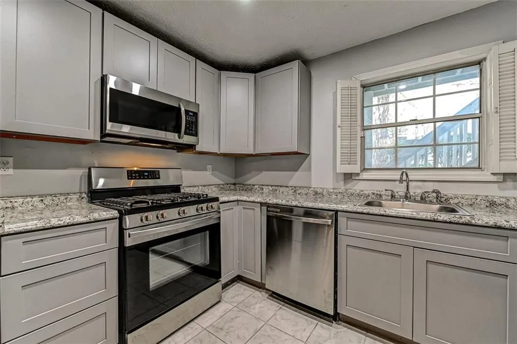 503 Vicksburg Place, Sandy Springs, Georgia 30350, 3 Bedrooms Bedrooms, ,2 BathroomsBathrooms,Residential,Sold,503 Vicksburg Place,7137482