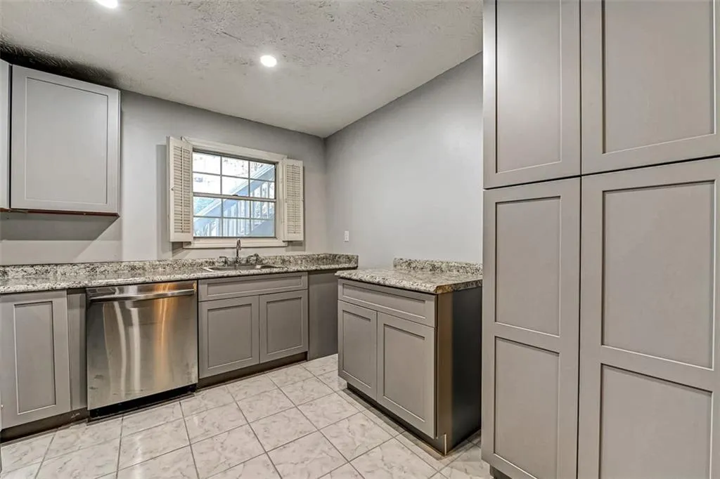 503 Vicksburg Place, Sandy Springs, Georgia 30350, 3 Bedrooms Bedrooms, ,2 BathroomsBathrooms,Residential,Sold,503 Vicksburg Place,7137482