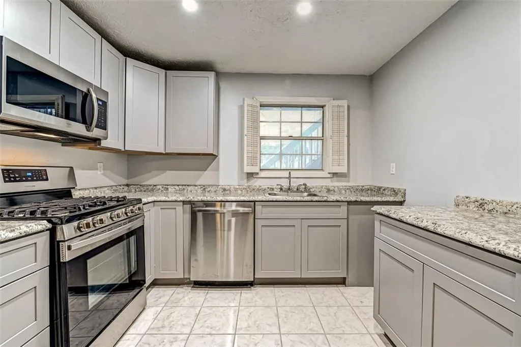 503 Vicksburg Place, Sandy Springs, Georgia 30350, 3 Bedrooms Bedrooms, ,2 BathroomsBathrooms,Residential,Sold,503 Vicksburg Place,7137482