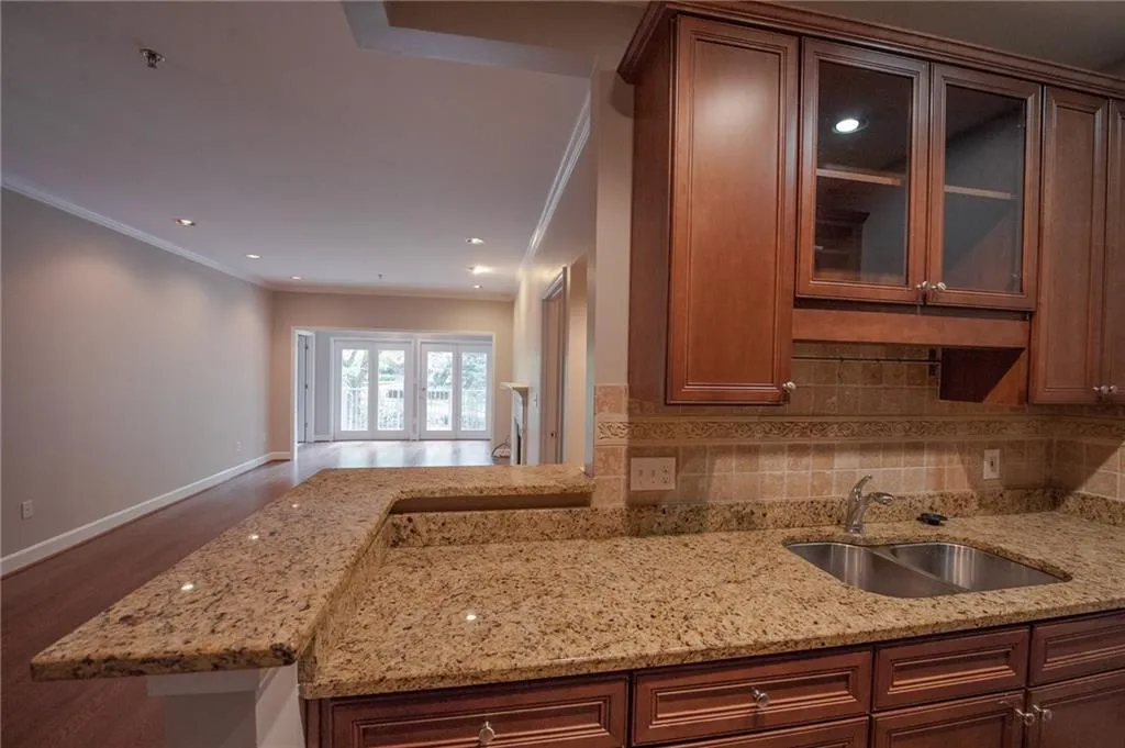 2865 Lenox Road Ne Unit 310, Atlanta, Georgia 30324, 2 Bedrooms Bedrooms, ,2 BathroomsBathrooms,Residential,Sold,2865 Lenox Road Ne Unit 310,5673578