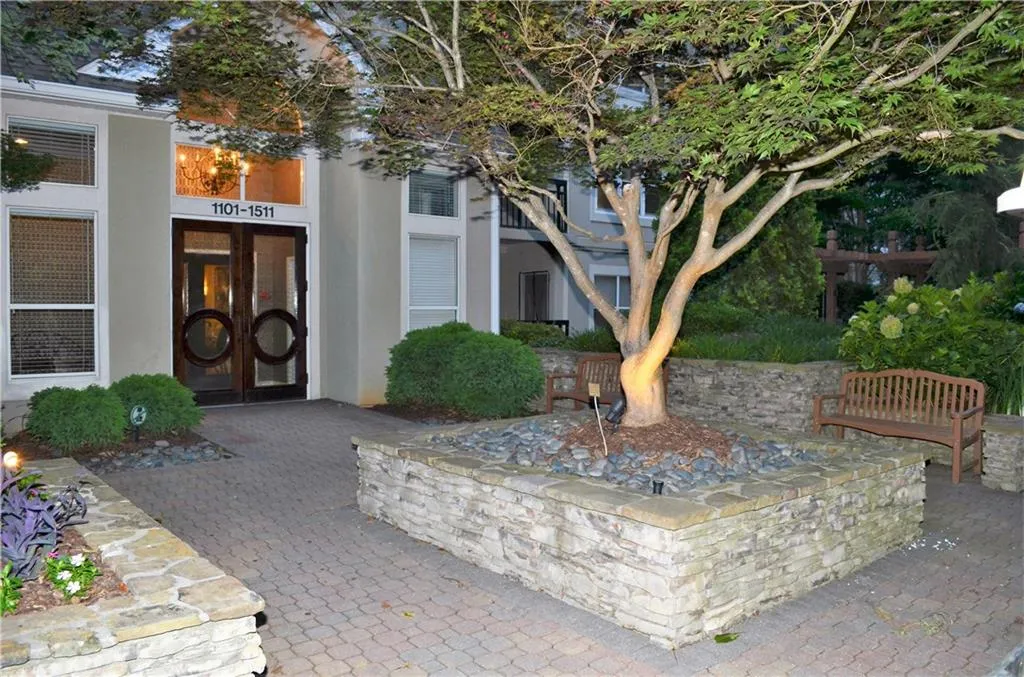 1510 River Green Drive Nw, Atlanta, Georgia 30327, 2 Bedrooms Bedrooms, ,2 BathroomsBathrooms,Residential,Sold,1510 River Green Drive Nw,5702409