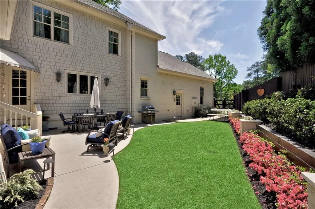 30 Hardeman Road, Sandy Springs, Georgia 30342, 5 Bedrooms Bedrooms, ,4 BathroomsBathrooms,Residential,Sold,30 Hardeman Road,6668533