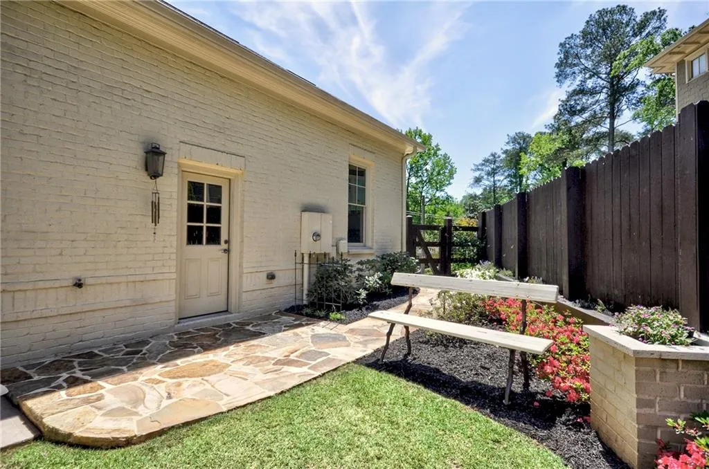 30 Hardeman Road, Sandy Springs, Georgia 30342, 5 Bedrooms Bedrooms, ,4 BathroomsBathrooms,Residential,Sold,30 Hardeman Road,6668533