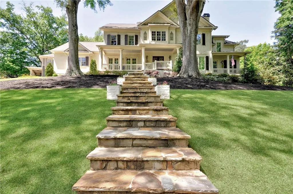 30 Hardeman Road, Sandy Springs, Georgia 30342, 5 Bedrooms Bedrooms, ,4 BathroomsBathrooms,Residential,Sold,30 Hardeman Road,6668533