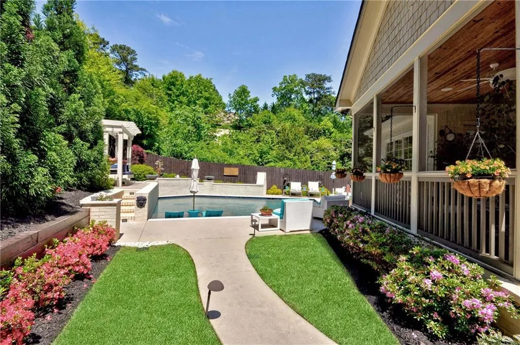 30 Hardeman Road, Sandy Springs, Georgia 30342, 5 Bedrooms Bedrooms, ,4 BathroomsBathrooms,Residential,Sold,30 Hardeman Road,6668533