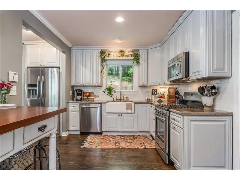 500 Carolwood Lane, Sandy Springs, Georgia 30342, 3 Bedrooms Bedrooms, ,2 BathroomsBathrooms,Residential,Sold,500 Carolwood Lane,5892500