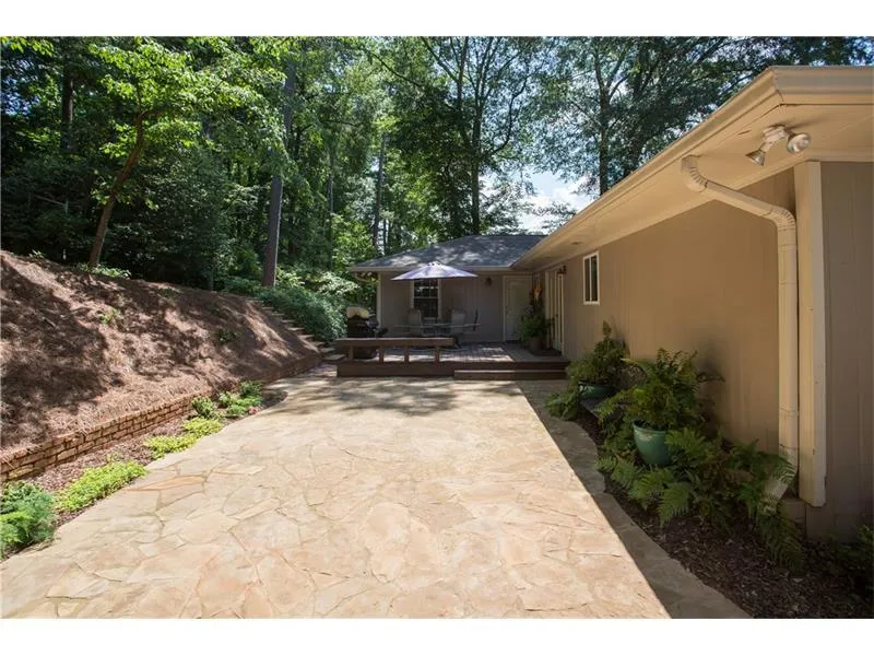 500 Carolwood Lane, Sandy Springs, Georgia 30342, 3 Bedrooms Bedrooms, ,2 BathroomsBathrooms,Residential,Sold,500 Carolwood Lane,5892500
