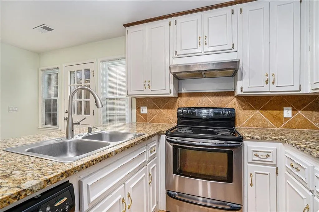 8930 Carroll Manor Drive, Atlanta, Georgia 30350, 2 Bedrooms Bedrooms, ,2 BathroomsBathrooms,Residential,Sold,8930 Carroll Manor Drive,7507156